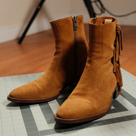 FromTheFirst - Marcus Fringe boots - Picture 2 of 5